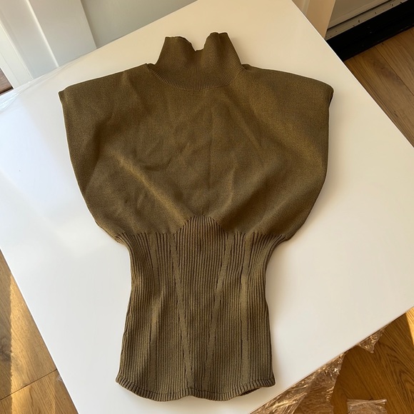 Zara Tops - Zara green top size small